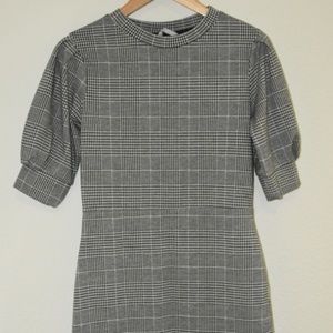 H&M Casual/Work Dress Houndstooth Pattern Black/Grey/White Side S Like New!
